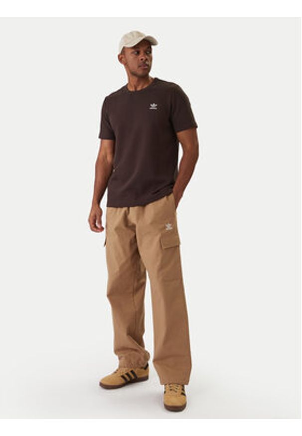 Adidas - adidas T-Shirt Trefoil Essentials Waffle KE1136 Brązowy Regular Fit. Kolor: brązowy. Materiał: bawełna