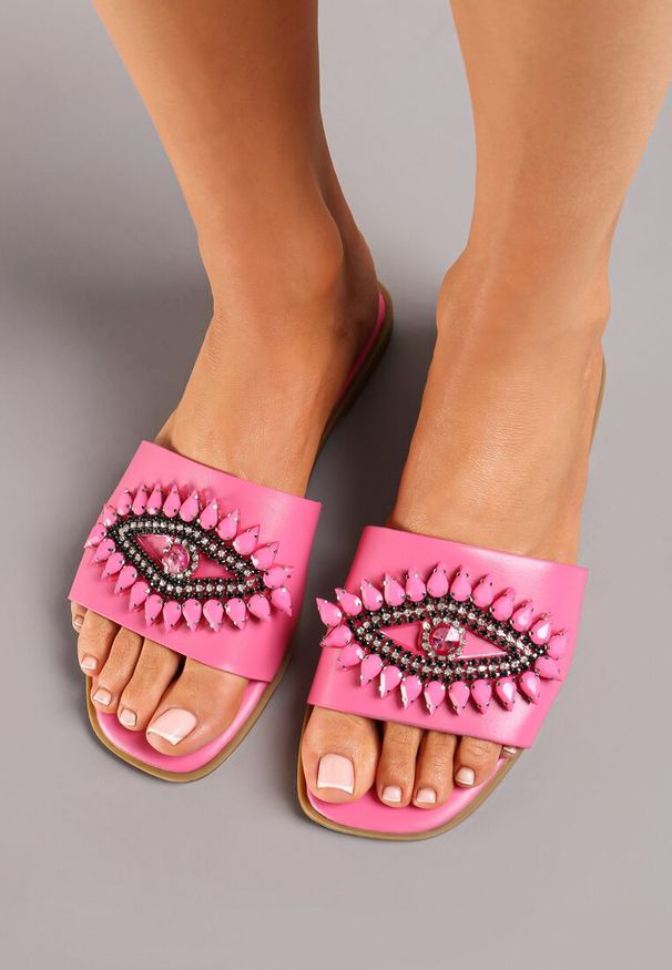 Renee - Fuksjowe Klapki z Paskiem Ozdobionym Cyrkoniami Aisline. Kolor: różowy. Wzór: aplikacja. Sezon: lato