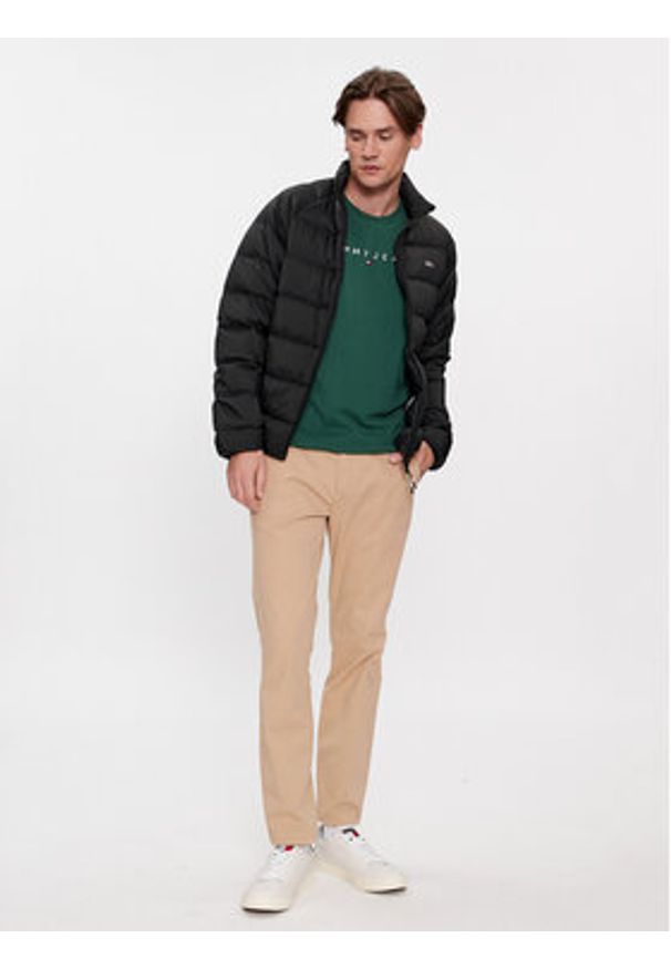 Tommy Jeans Kurtka przejściowa Essential DM0DM17984 Czarny Regular Fit. Kolor: czarny. Materiał: syntetyk