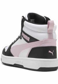 Buty do chodzenia damskie Puma 38 Rebound V6. Kolor: biały, czarny, różowy, wielokolorowy, fioletowy. Materiał: syntetyk, materiał. Szerokość cholewki: normalna. Sport: turystyka piesza