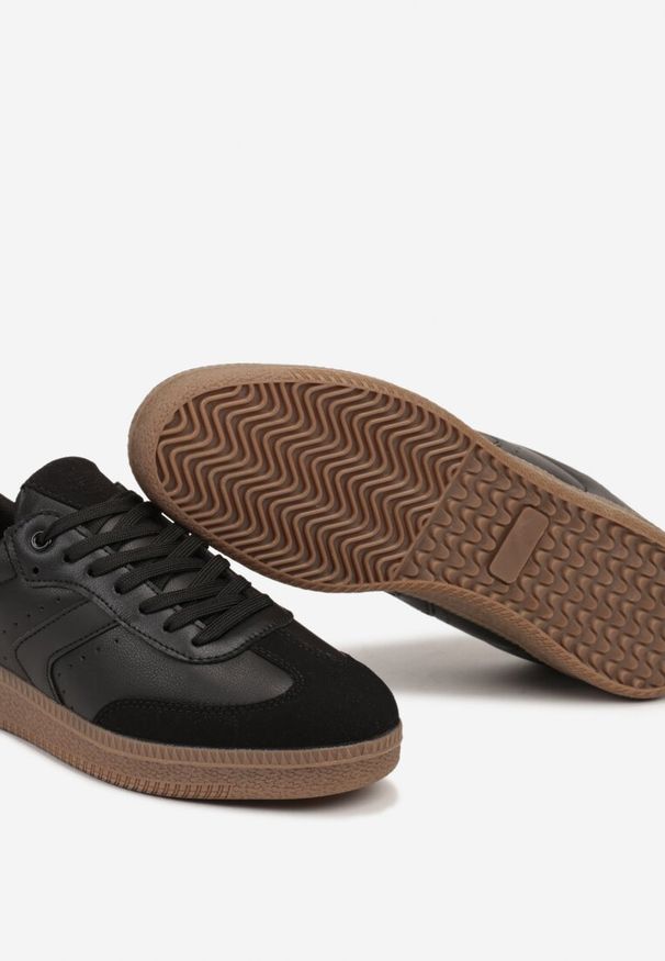 Born2be - Czarne Sznurowane Buty Sportowe z Przeszyciami Meriannde. Okazja: na co dzień. Zapięcie: sznurówki. Kolor: czarny. Materiał: jeans. Obcas: na obcasie. Wysokość obcasa: niski