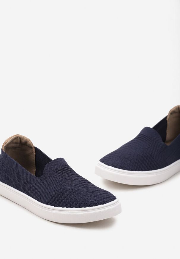 Born2be - Granatowe Tenisówki z Elastyczną Wsuwaną Cholewką Zairena. Okazja: na co dzień. Kolor: niebieski. Materiał: jeans, skóra. Szerokość cholewki: normalna. Styl: casual, klasyczny