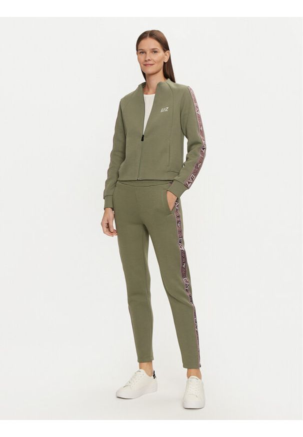 EA7 Emporio Armani Dres 6DTV51 TJUXZ 1898 Zielony Regular Fit. Kolor: zielony. Materiał: syntetyk, bawełna