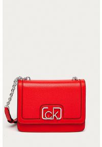Calvin Klein - Torebka. Kolor: czerwony. Rodzaj torebki: na ramię
