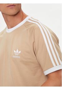 Adidas - adidas T-Shirt adicolor Classics 3-Stripes IZ2366 Beżowy Slim Fit. Kolor: beżowy. Materiał: bawełna #3