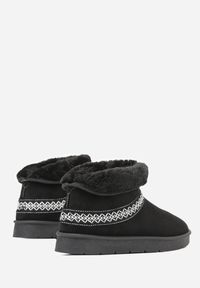 Born2be - Czarne Wsuwane Śniegowce z Imitacji Zamszu Zdobione Haftem i Futerkiem Zetesse. Okazja: na co dzień. Zapięcie: bez zapięcia. Kolor: czarny. Materiał: zamsz, futro. Wzór: haft, aplikacja. Sezon: zima. Styl: casual, elegancki #7