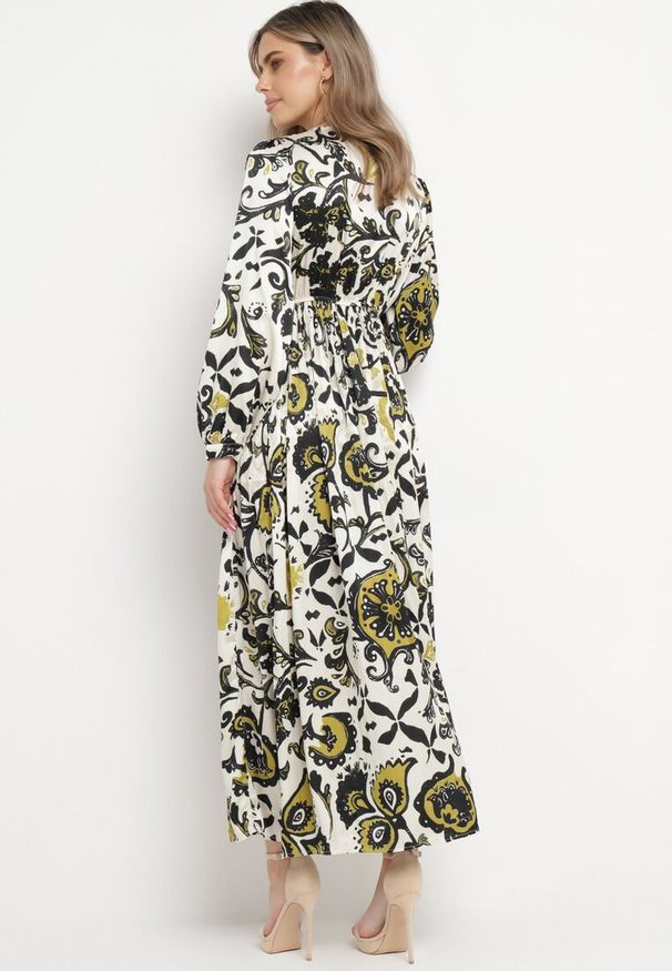 Born2be - Zielona Satynowa Sukienka Maxi w Ornamentalny Wzór z Gumką w Talii Lainare. Okazja: na co dzień. Kolor: zielony. Materiał: satyna. Typ sukienki: proste. Styl: casual. Długość: maxi