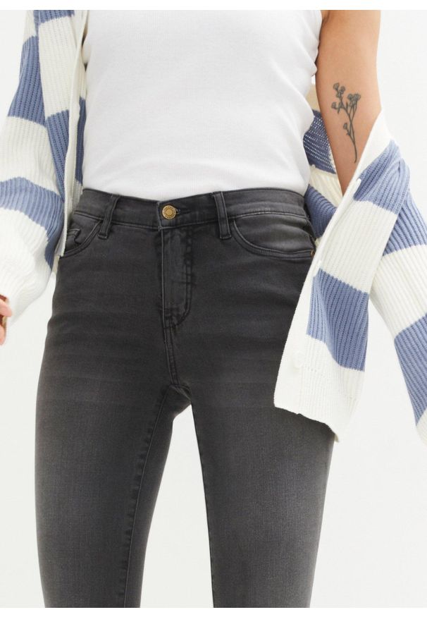 bonprix - Modelujące dżinsy slim fit high waist. Stan: podwyższony. Kolor: czarny