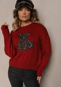 Renee - Bordowy Wiskozowy Sweter z Cekinami i Motywem Misia Nyrimi. Okazja: na co dzień. Kolor: czerwony. Materiał: wiskoza. Długość rękawa: długi rękaw. Długość: długie. Styl: casual #5