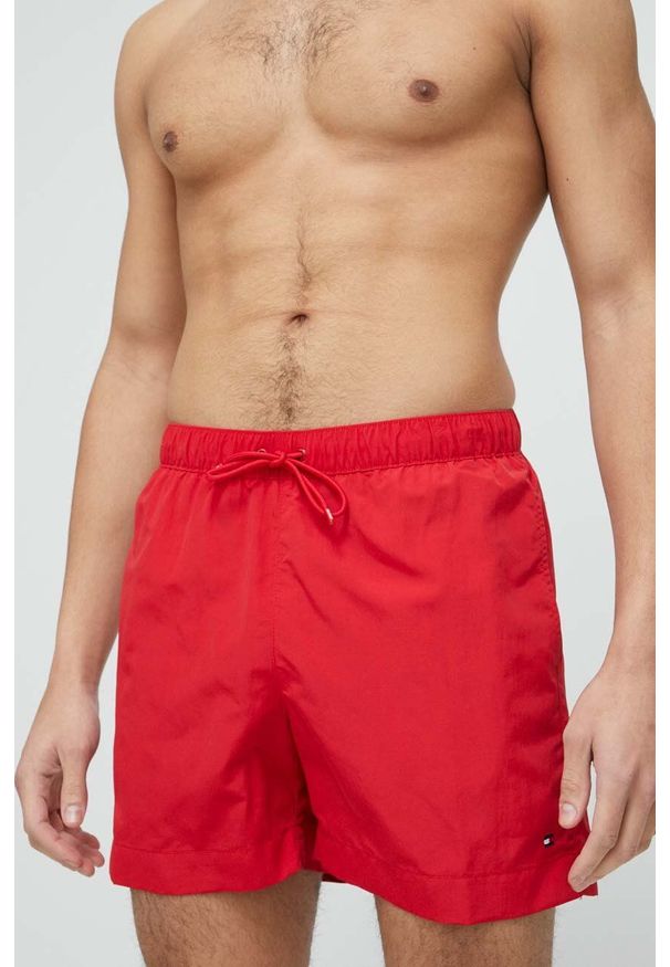 TOMMY HILFIGER - Tommy Hilfiger szorty kąpielowe kolor czerwony. Kolor: czerwony. Materiał: tkanina, poliamid