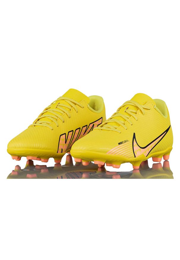 Korki Dziecięce Nike Jr Vapor 15 Club Na Sztuczną Murawę. Kolor: żółty