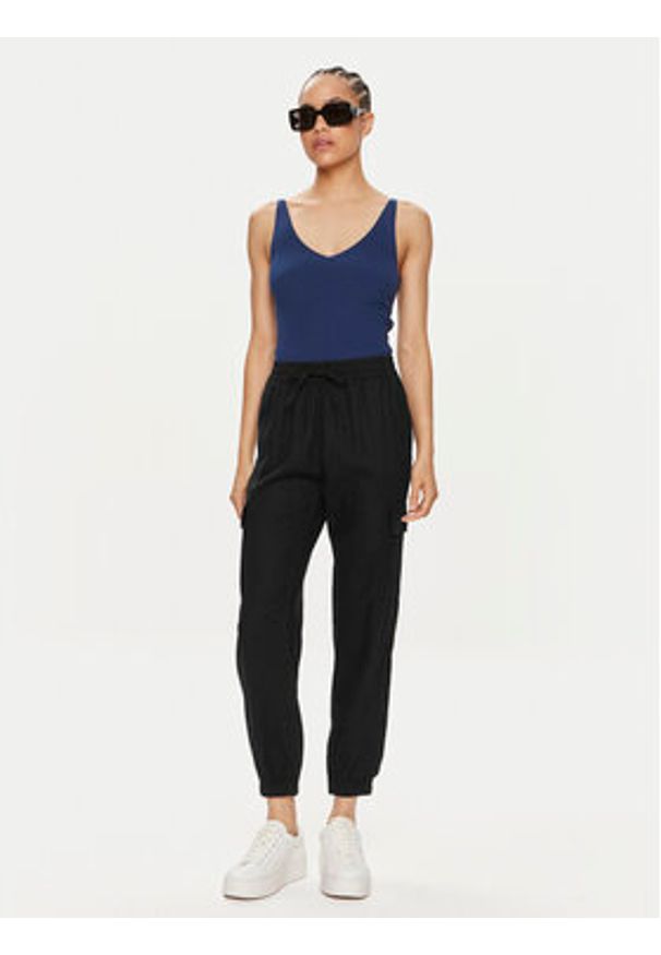 only - ONLY Spodnie dresowe Caro 15310987 Czarny Cargo Fit. Kolor: czarny. Materiał: len