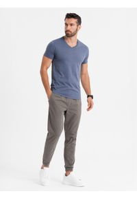Ombre Clothing - Męska klasyczna bawełniana koszulka z dekoltem w serek BASIC – niebieski melanż V18 - Rozmiar: L. Typ kołnierza: dekolt w serek. Kolor: niebieski. Materiał: bawełna. Wzór: melanż. Styl: klasyczny #2