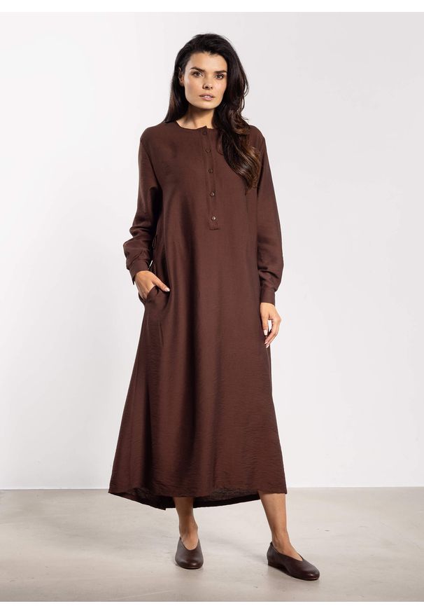 Infinite You - Elegancka sukienka rozkloszowana z długim rękawem brązowa. Kolor: zielony, brązowy. Długość rękawa: długi rękaw. Styl: elegancki