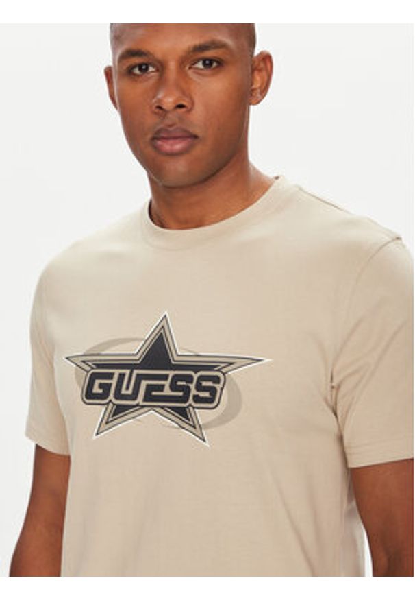 Guess T-Shirt Z5YI02 I3Z14 Beżowy Regular Fit. Kolor: beżowy. Materiał: bawełna