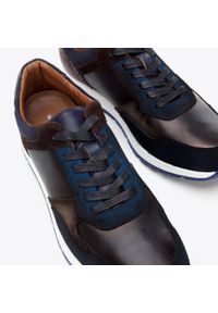 Wittchen - Męskie sneakersy z dwóch rodzajów skór cieniowane granatowo-brązowe. Okazja: na co dzień. Kolor: brązowy, wielokolorowy, niebieski. Materiał: skóra #7