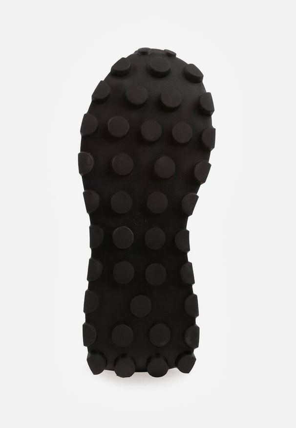 Renee - Ciemnobrązowe Zamszowe Sneakersy na Podeszwie Chunky z Perforowaną Cholewką Cezarlina. Okazja: na co dzień. Kolor: brązowy. Materiał: zamsz. Szerokość cholewki: normalna