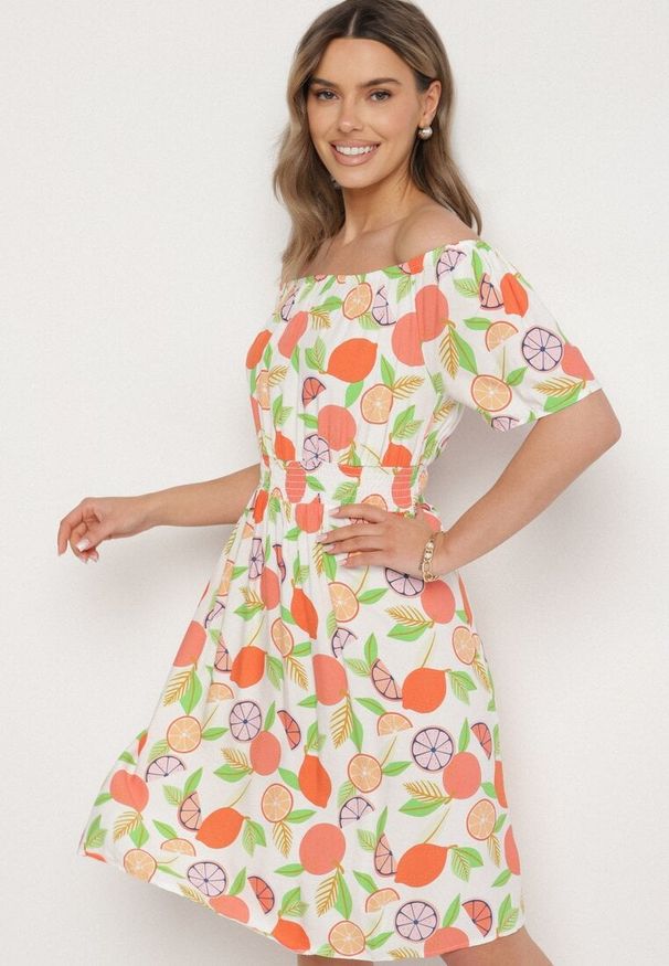 Born2be - Pomarańczowa Sukienka Hiszpanka z Bawełną i Motywem Cytrusów Avfila. Okazja: na co dzień. Typ kołnierza: dekolt hiszpanka. Kolor: pomarańczowy. Materiał: bawełna. Sezon: lato. Styl: casual, elegancki