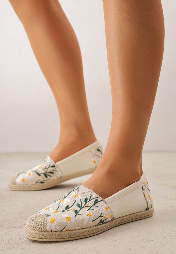 Born2be - Beżowe Espadryle z Plecionką i Kwiatowym Haftem Alenara. Okazja: na spacer, na co dzień. Kolor: beżowy. Materiał: jeans. Wzór: haft, kwiaty. Sezon: lato. Styl: casual, elegancki