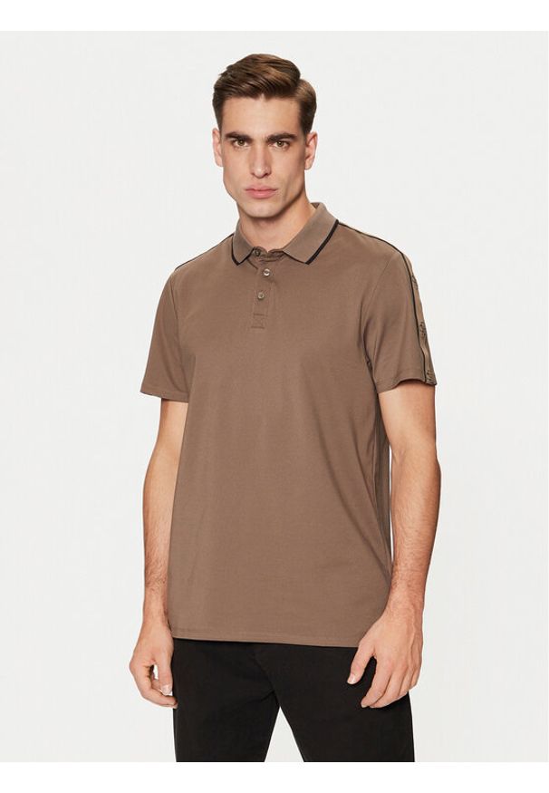 Guess Polo M4YP40 KARS0 Brązowy Regular Fit. Typ kołnierza: polo. Kolor: brązowy. Materiał: bawełna