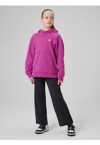 4f - 4F Bluza dresowa loose z kapturem dziewczęca - różowa 134/140 (8-10 lat). Okazja: na co dzień, na spacer, na uczelnię. Typ kołnierza: kaptur. Kolor: różowy. Materiał: dresówka. Długość rękawa: raglanowy rękaw. Sezon: lato. Styl: casual #2
