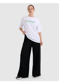 4f - 4F T-shirt oversize z nadrukiem damski - biały S. Okazja: na co dzień. Kolor: biały. Materiał: dzianina, jersey, bawełna, materiał. Długość rękawa: krótki rękaw. Długość: krótkie. Wzór: nadruk. Styl: casual, klasyczny, sportowy #2