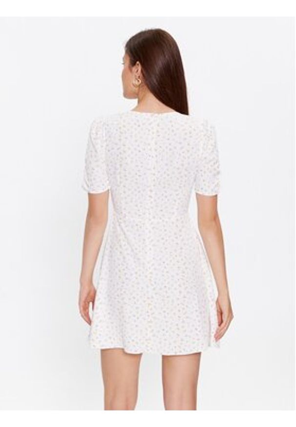 Glamorous Sukienka codzienna CK7065 Biały Slim Fit. Okazja: na co dzień. Kolor: biały. Materiał: syntetyk. Typ sukienki: proste. Styl: casual