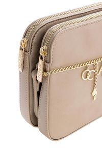 Ochnik - Torebka damska z monogramem. Kolor: beżowy. Materiał: skórzane. Styl: klasyczny. Rodzaj torebki: na ramię #7