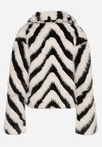 Born2be - Czarno-Biała Kurtka Typu Futerko w Paski Alinsse. Okazja: na studniówkę. Kolor: czarny. Materiał: futro. Wzór: paski #4