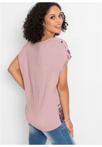 Shirt z nadrukiem i koronką bonprix różowobrązowy z roślinnym motywem. Kolor: różowy. Materiał: koronka. Wzór: koronka, nadruk #2