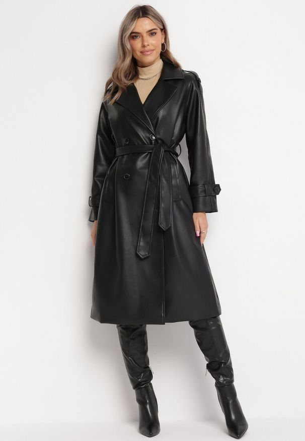 Born2be - Czarny Dwurzędowy Płaszcz Wiązany w Pasie z Kieszeniami Asella. Okazja: na co dzień. Kolor: czarny. Materiał: jeans. Styl: klasyczny, casual, elegancki