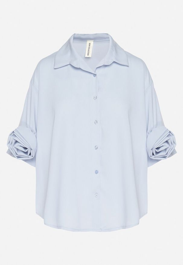 Born2be - Jasnoniebieska Koszula z Aplikacjami Kwiatów 3D Tenemara. Okazja: na co dzień. Typ kołnierza: kołnierzyk klasyczny. Kolor: niebieski. Materiał: jeans. Długość rękawa: długi rękaw. Długość: długie. Wzór: aplikacja, kwiaty. Styl: klasyczny, casual