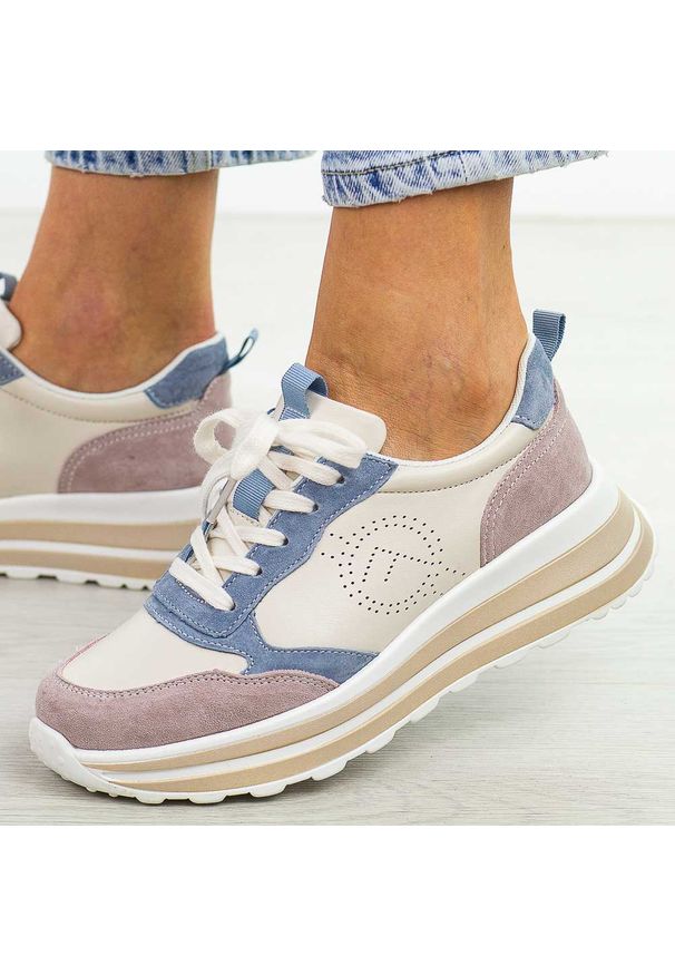 Beżowe skórzane sneakersy damskie Filippo Dp6787/25. Okazja: na co dzień, na spacer. Nosek buta: okrągły. Zapięcie: sznurówki. Kolor: beżowy. Materiał: skóra. Szerokość cholewki: normalna. Sezon: wiosna, jesień, lato. Sport: turystyka piesza