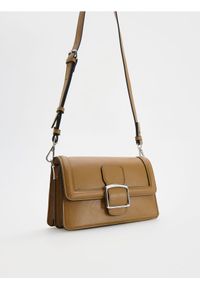 Reserved - Torebka crossbody z klamrą - brązowy. Kolor: brązowy. Materiał: skórzane. Styl: klasyczny