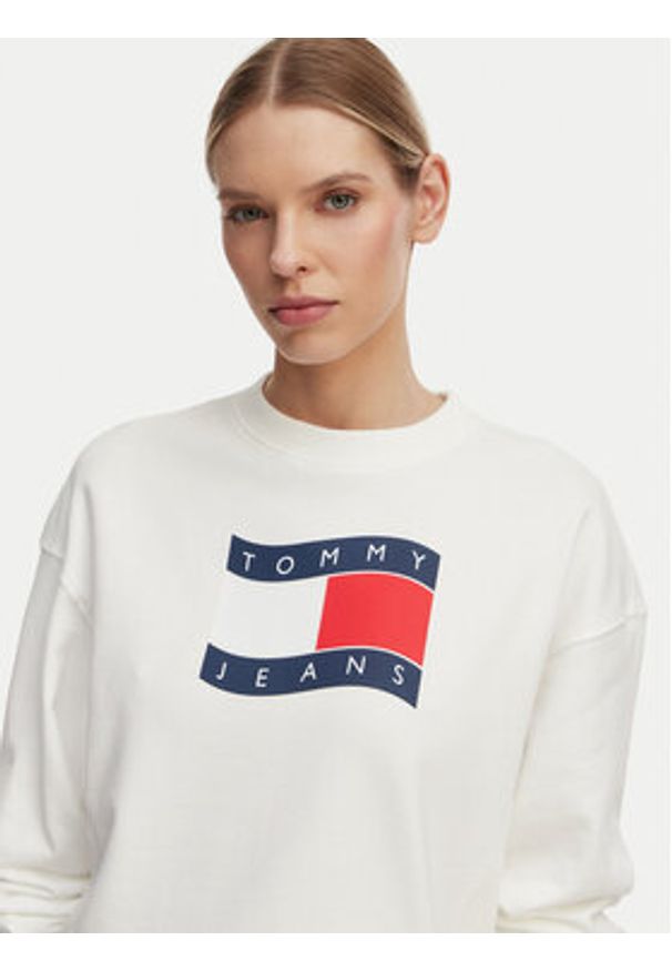 Tommy Jeans Bluza Wavy Flag DW0DW22742 Biały Boxy Fit. Kolor: biały. Materiał: bawełna