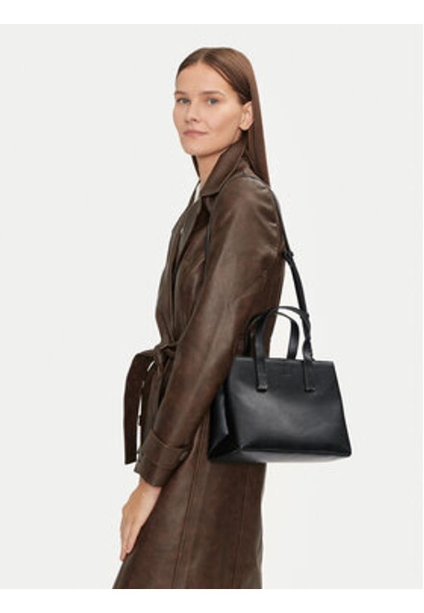 Calvin Klein Torebka Ck Plaque Small Tote K60K612781 Czarny. Kolor: czarny. Materiał: skórzane