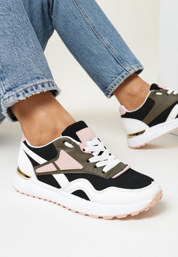 Born2be - Czarno-Białe Sneakersy Zdobione Wstawkami Garcia. Okazja: na co dzień. Nosek buta: okrągły. Kolor: czarny. Materiał: jeans. Wzór: aplikacja. Obcas: na płaskiej podeszwie