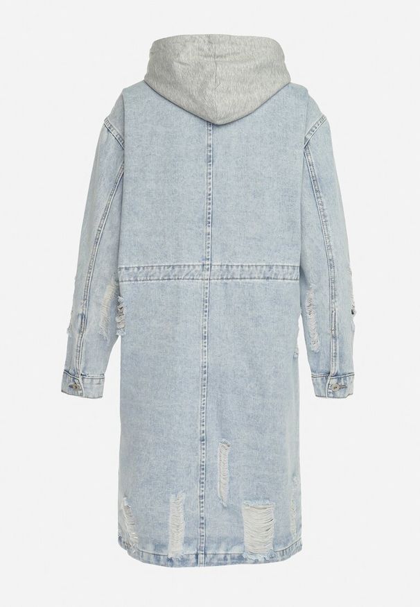 Born2be - Jasnoniebieska Bawełniana Kurtka Jeansowa o Wydłużonym Fasonie z Troczkiem w Pasie i Przetarciami Elenai. Okazja: na co dzień. Kolor: niebieski. Materiał: jeans, bawełna. Długość: długie. Styl: elegancki, casual, vintage