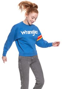 Wrangler - BLUZA WRANGLER DAMSKA LOGO SWEAT DEEP WATER W6072HQDF. Wzór: nadruk