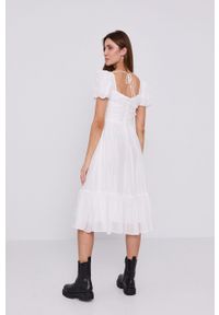 Miss Sixty Sukienka kolor biały midi rozkloszowana. Kolor: biały. Materiał: tkanina. Długość rękawa: krótki rękaw. Wzór: gładki. Typ sukienki: rozkloszowane. Długość: midi #4