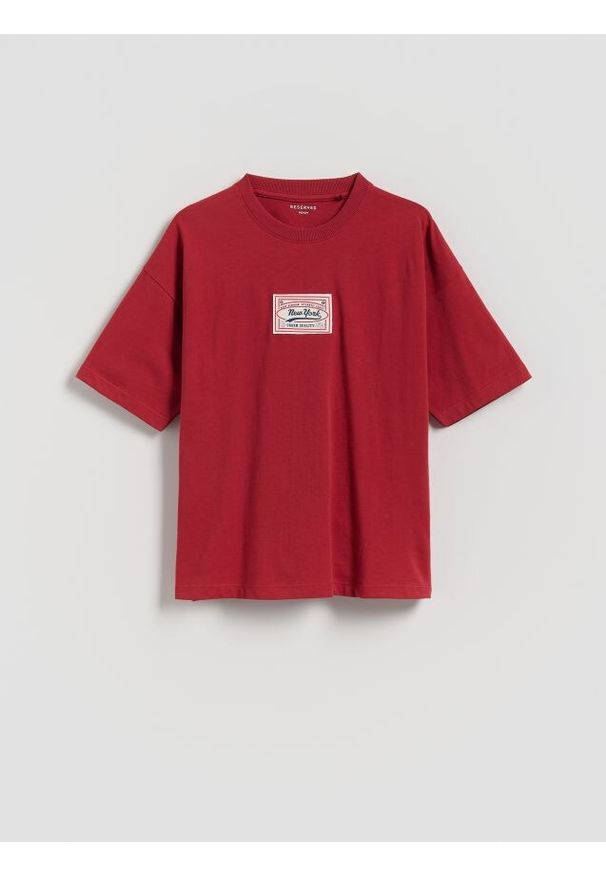 Reserved - T-shirt z naszywką - czerwony. Kolor: czerwony. Materiał: dzianina, bawełna. Wzór: aplikacja
