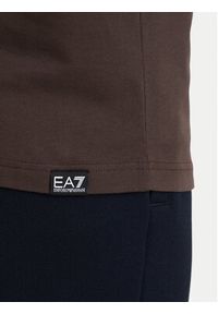 EA7 Emporio Armani T-Shirt 7M002131 AF12957 U6027 Brązowy ciemny Regular Fit. Kolor: brązowy. Materiał: bawełna #4
