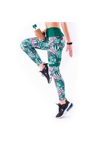 2SkIN - Legginsy sportowe z tropikalnym nadrukiem na fitness damskie 2skin MADAGASKAR. Kolor: wielokolorowy. Materiał: elastan, poliester. Wzór: nadruk. Sport: fitness