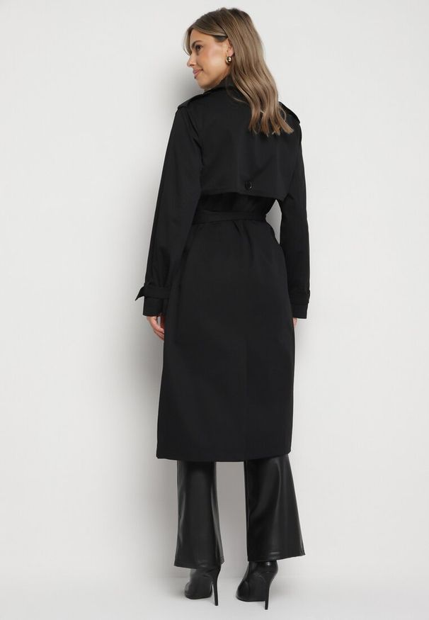 Born2be - Czarny Płaszcz Trencz z Paskiem w Talii i na Rękawach Irimarine. Okazja: na co dzień. Kolor: czarny. Materiał: jeans. Długość rękawa: długi rękaw. Długość: długie. Styl: casual, klasyczny, wizytowy