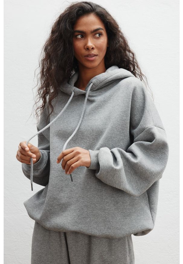 Marsala - Bluza typu oversize z ociepleniem w kolorze GREY MELANGE - AMBERLY-UNI. Materiał: dzianina, bawełna, poliester. Wzór: melanż. Styl: sportowy
