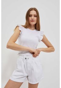 MOODO - Gładka dopasowana bluzka z falbaną na ramionach biała. Kolor: biały. Materiał: elastan, poliester. Wzór: gładki