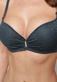 Renee - Ciemnozielony Biustonosz Full Cup Ozdobiony Koronką i Małą Zawieszką z Cyrkonii Nedolse. Kolor: zielony. Materiał: koronka. Wzór: aplikacja, koronka