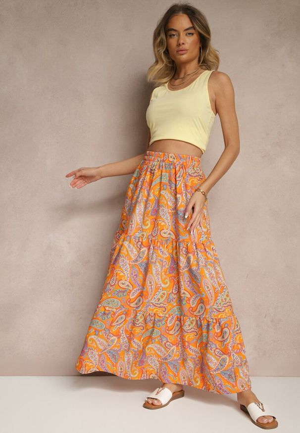 Renee - Pomarańczowa Spódnica Rozkloszowana High Waist z Motywem Paisley Nevolissa. Okazja: na co dzień. Stan: podwyższony. Kolor: pomarańczowy. Wzór: paisley. Styl: casual