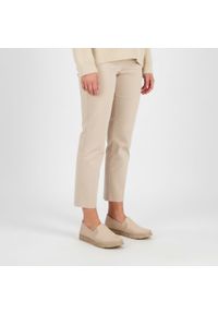 Półbuty damskie Maciejka, cholewka ze skóry naturalnej gładkiej wsuwany fason elastyczne wstawki po bokach widoczne przeszycia wokół noska gruba jedn. Okazja: na co dzień. Kolor: beżowy. Materiał: skóra. Szerokość cholewki: normalna. Wzór: gładki. Styl: casual, elegancki #6