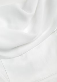 Born2be - Biała Dopasowana Sukienka Mini z Suwakiem i Rozcięciem na Nodze Emjah. Kolor: biały. Długość: mini #7